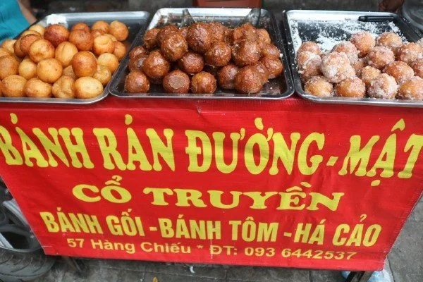 Vietnamese-fried-rice-ball-banh-ran-vietnamese-street-food-hanoi-blog-review-price