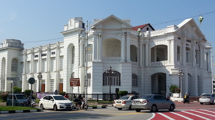ipoh-Town-Hall-interesting-places-in-ipoh-to-visit
