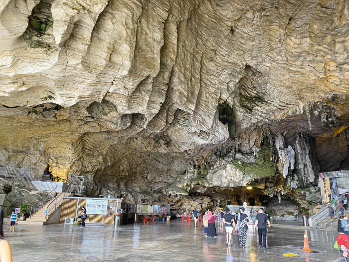 kek-lok-tong-cave-temple-interesting-places-to-visit-in-ipoh-perak