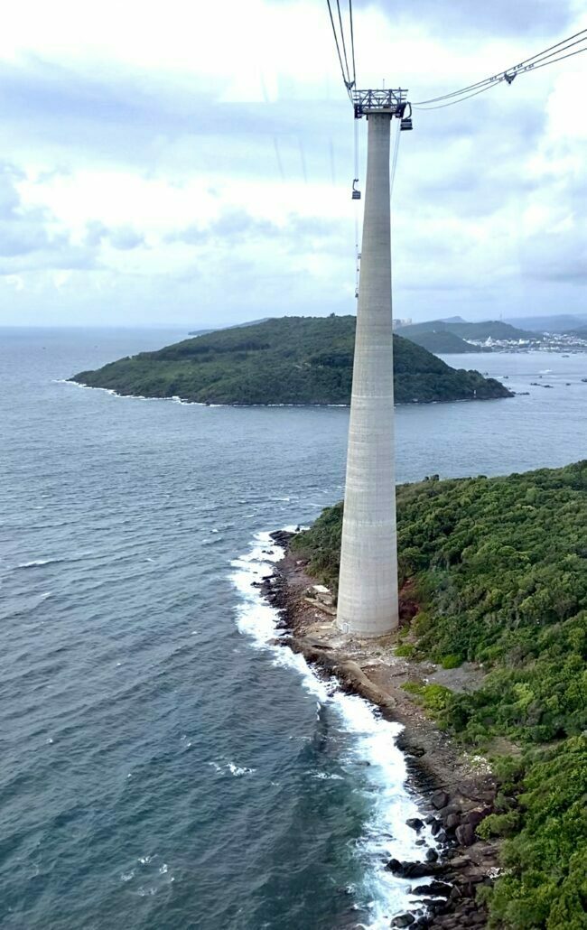 phu-quoc-island-hopping-tour-cable-car