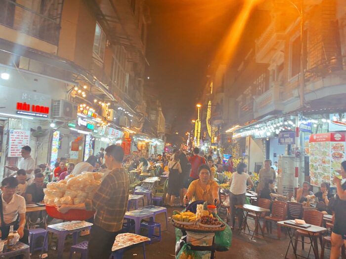 ta-hien-beer-street-hanoi-old-quarter-bia-hoi-junction-night-life-pub-street