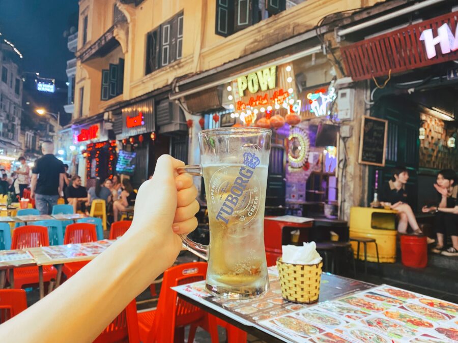 ta-hien-beer-street-hanoi-old-quarter-bia-hoi-junction-night-life-pub-street