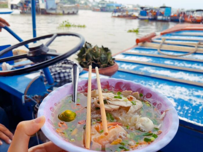 can-tho-floating-market-by-yourself-blog-time-cai-rang-floating-market-price-travel