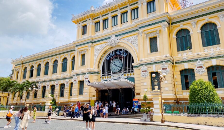 ho-chi-minh-travel-blog-saigon-trip-best-time-to-visit-travel-tips-how-to-get-around-day-trip-things-to-do-attractions-itinerary